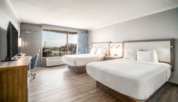 La Quinta Inn & Suites by Wyndham Cocoa Beach Oceanfront
