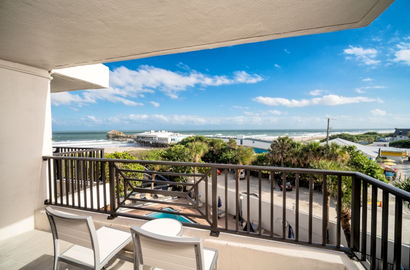 La Quinta Inn & Suites by Wyndham Cocoa Beach Oceanfront
